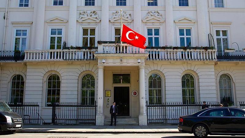 Türkiye'nin Londra Büyükelçiliği: Birleşik Krallık'tan uçuşların durdurulması tedbirinin geçici olması öngörülmektedir