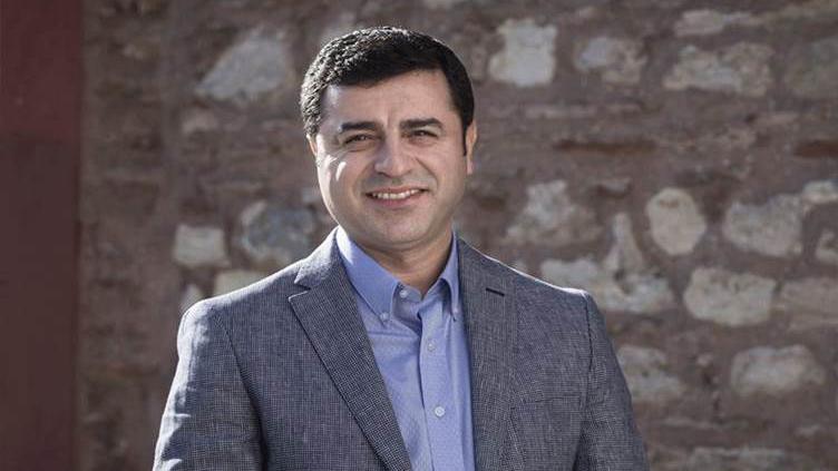 Demirtaş: Bu mafya düzeninden bir an önce kurtulmak için her yerde yüksek sesle erken seçim isteyin