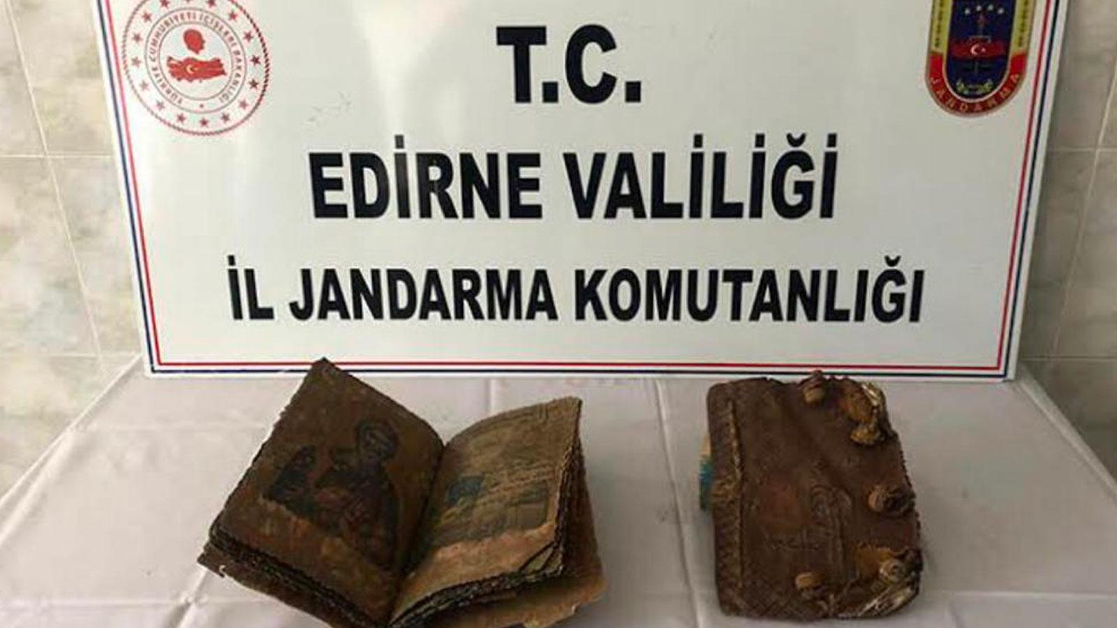 Medya Ombudsmanı Bildirici’den gazetecilere: Bu yıl 24'ü buldu, yeter artık milyon dolarlık tarihi İncil ve Tevrat ele geçirmeyin!