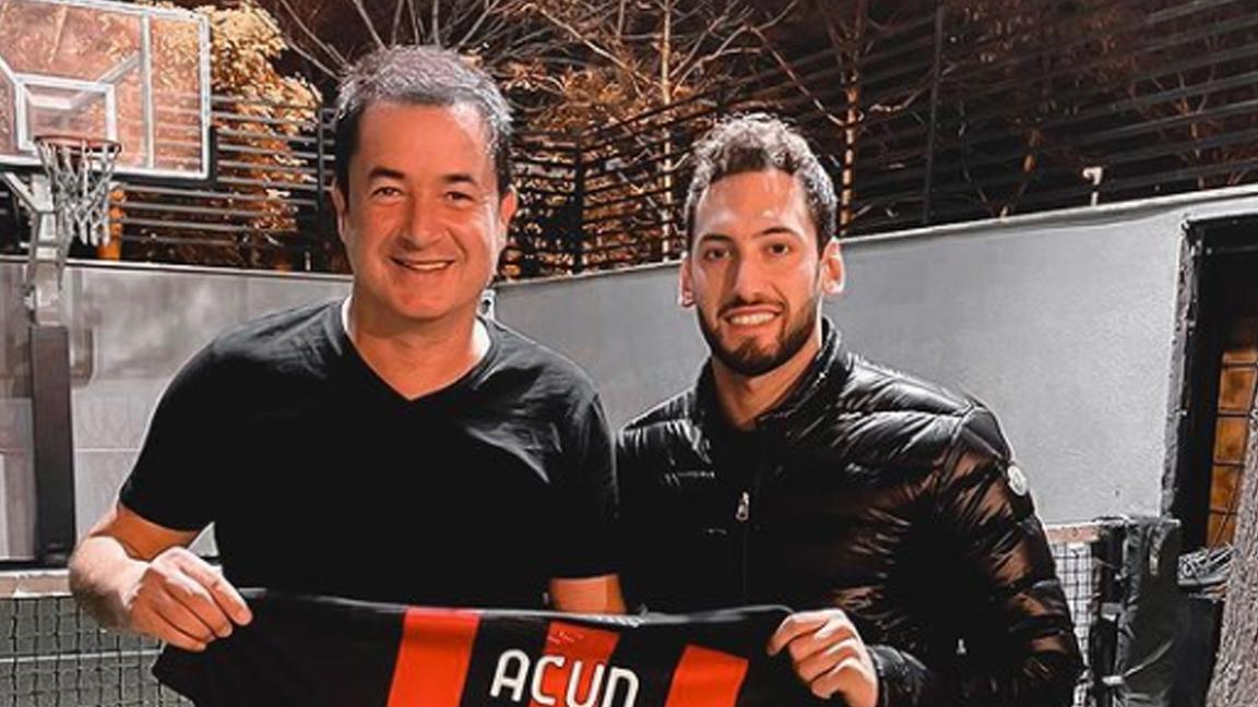 Hakan Çalhanoğlu'ndan Survivor paylaşımı