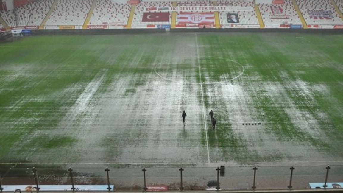 Antalyaspor-Hatayspor maçı ertelendi