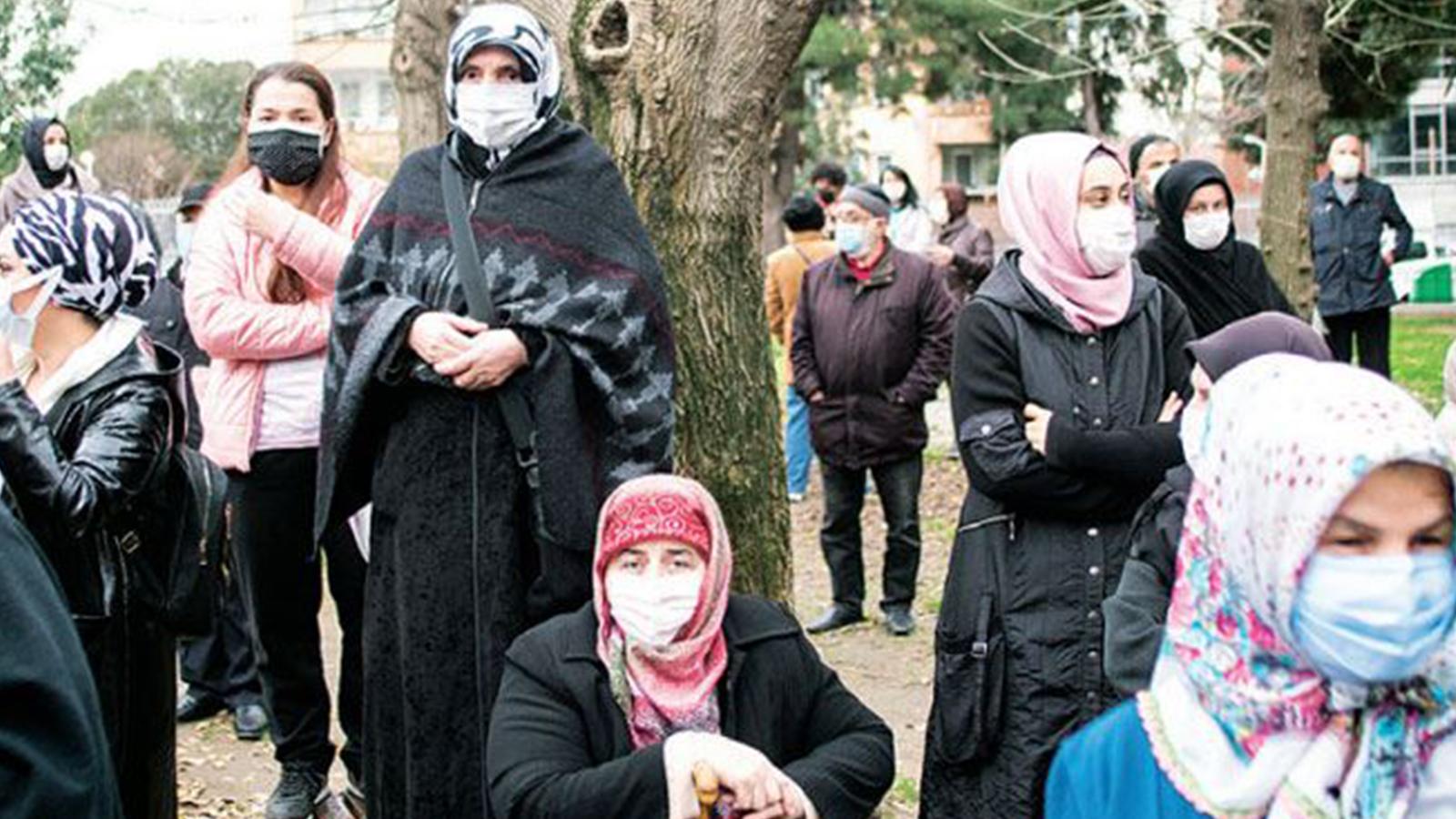 Riskli alan ilan edildiği için “30 gün içinde evleri terk edin” denilen Tozkoparan Mahallesi sakinleri eylem yaptı: Kentsel dönüşüm değil, talan zihniyeti