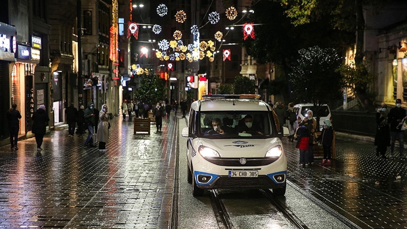 İçişleri Bakanlığı'ndan yılbaşı genelgesi: Bazı cadde, bulvar ve meydanlar belirli bir süreliğine yabancı turist girişine kapatılacak