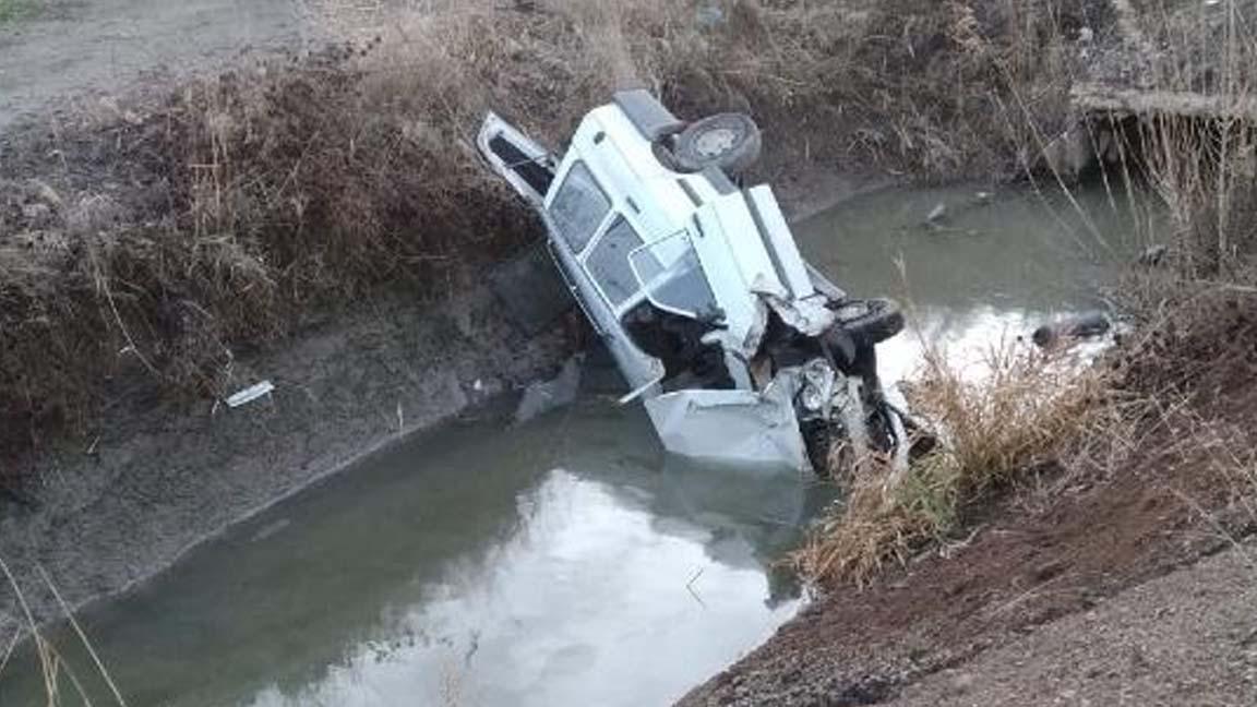 Otomobil su kanalına uçtu: 1 ölü, 1 yaralı