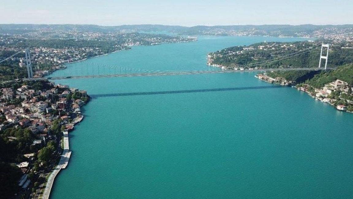 İstanbul Boğazı'nda gemi geçişleri çift yönlü askıya alındı