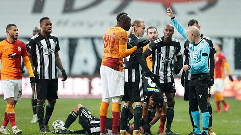 Köşe yazarları Beşiktaş-Galatasaray derbisiyle alakalı ne söyledi?