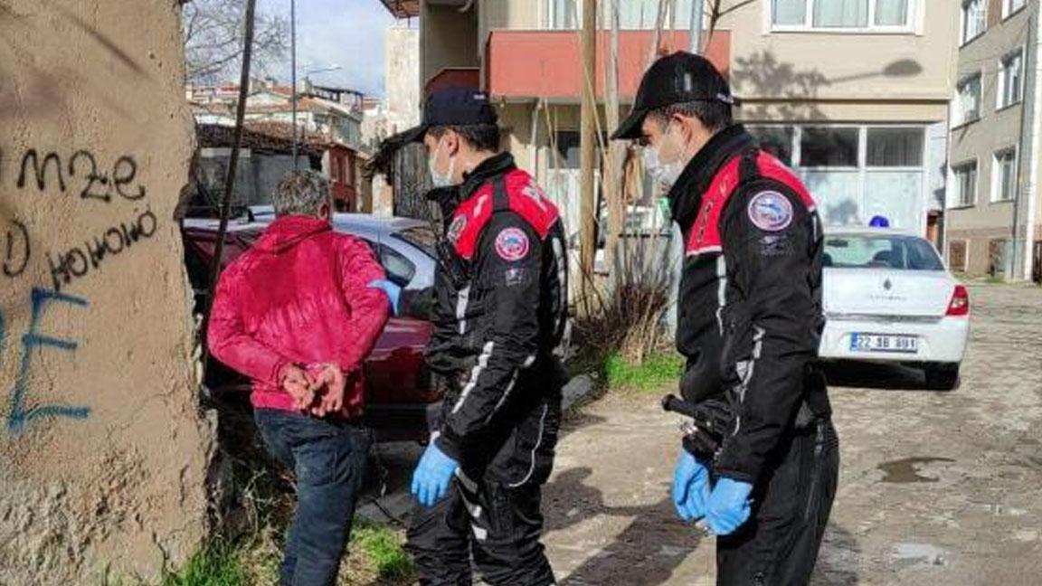 Vatandaşlar ihbarda bulundu; Edirne'de yavru köpeklere cinsel istismar iddiasıyla gözaltına alındı