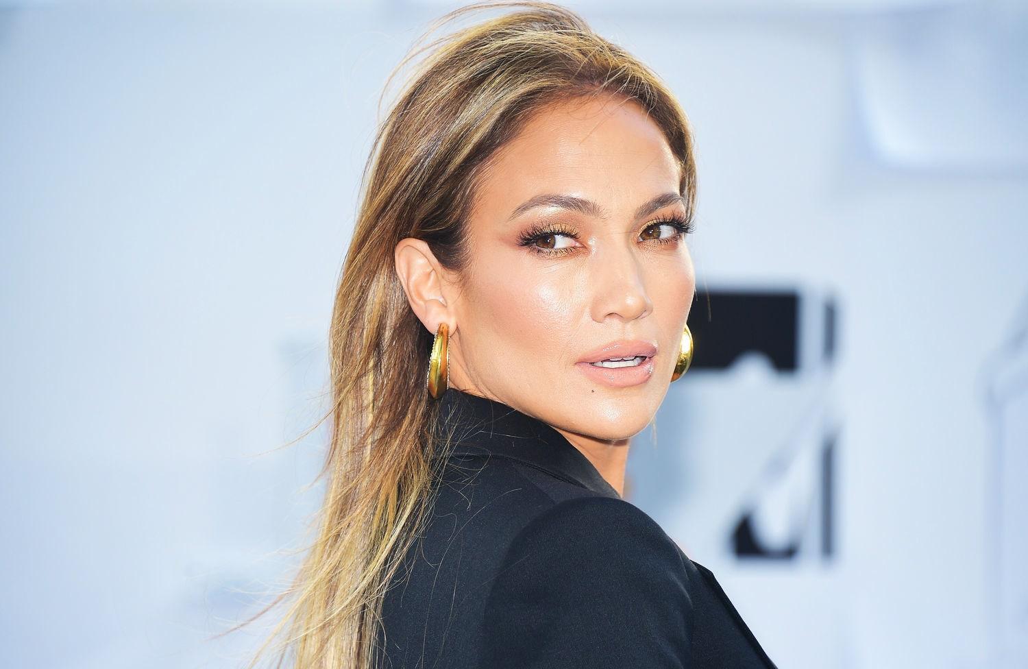 Jennifer Lopez'den Instagram takipçisine 'güzellik sırrı' yanıtı 