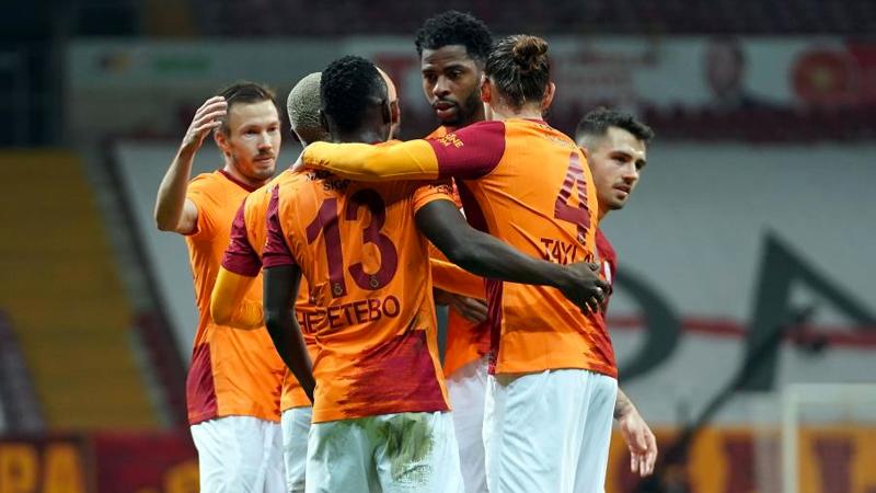 Galatasaray, Başakşehir engelini 3 golle geçti