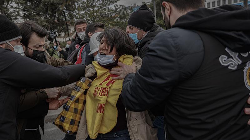 TÜRKONFED Başkan Yardımcısı Gün: Yeni anayasa konuşmanın vakti ve zamanı değil, daha acil olarak “hukuk ve demokrasi” reformu yapılmalı