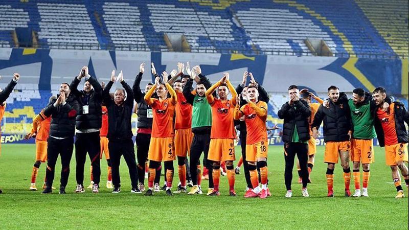 Galatasaray'dan Fenerbahçe'ye "4 yıldız" göndermesi: Sizin için görseli yeniden hazırladık, rakibe saygı, kendine saygı