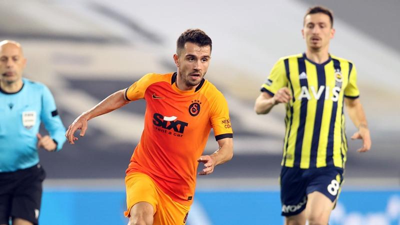 Eski Fenerbahçeli futbolcudan sert eleştiri: Mert Hakan bu takımın futbolcusu değil, Emre Kılınç ondan 10 gömlek daha yukarıda