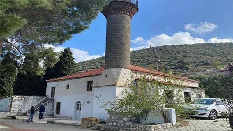 Depremde hasar alan 190 yıllık cami hakkında yıkım kararı 