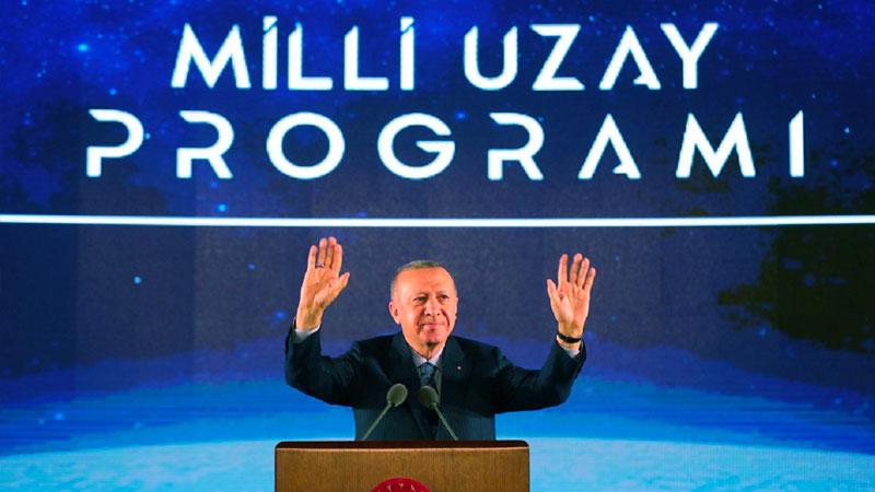 Cumhuriyet yazarı Söğüt:Politik egemenliğin, uzaya “bayan”ların bile gitmeye talip olacağını telaffuz ederken inşa ettiği toplumsal algının yükü yeni neslin sırtında