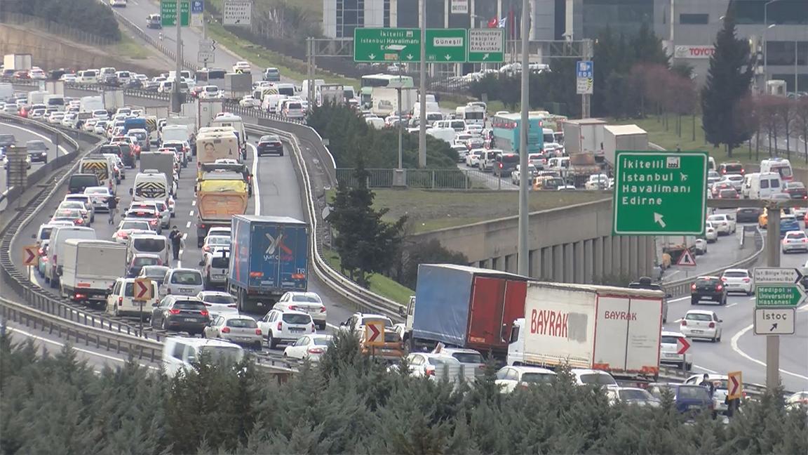 İstanbul'da trafik yoğunluğu şimdiden yüzde 60'a ulaştı 