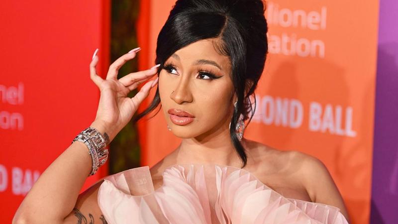 Cardi B'den Sevgililer Günü tavsiyesi: Eğer çiçek alırlarsa siz de onlara ot verin