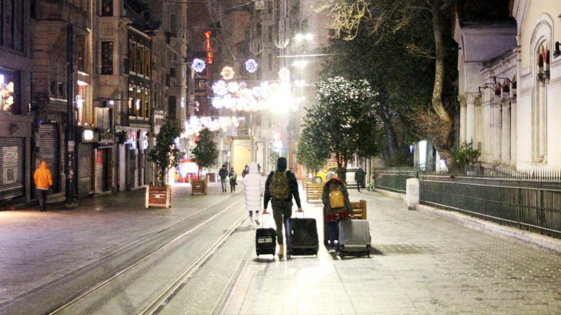 İstanbul'da beklenen kar yağışı etkili olmaya başladı