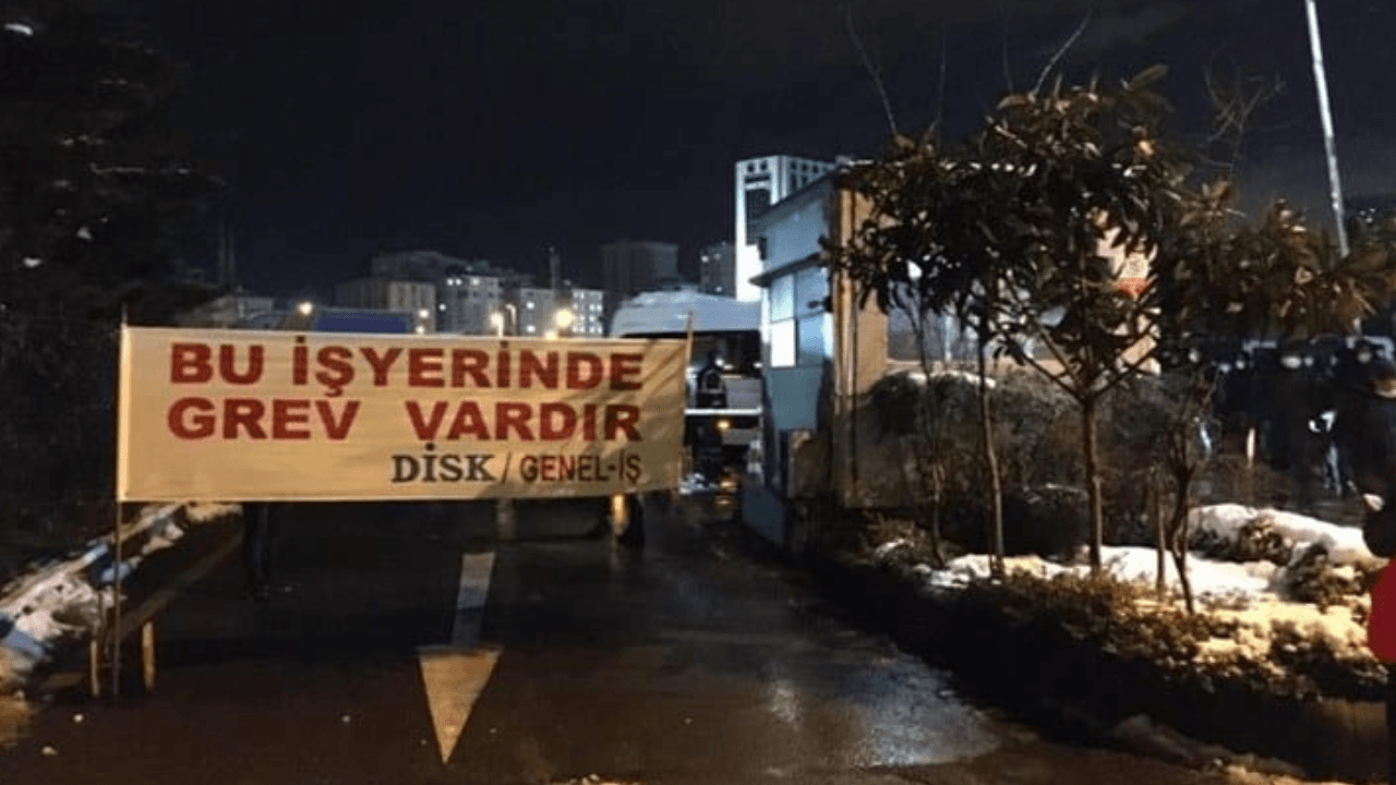 Kadıköy Belediyesi'nde işçiler greve başladı; Belediye Başkanı: 4 bin 972 TL teklif edildi; işçiler teklifi yalanladı 