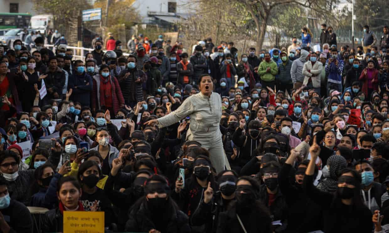 Nepalliler, kadınların yurt dışına seyahat için izin almasını öngören tasarıyı protesto ediyor