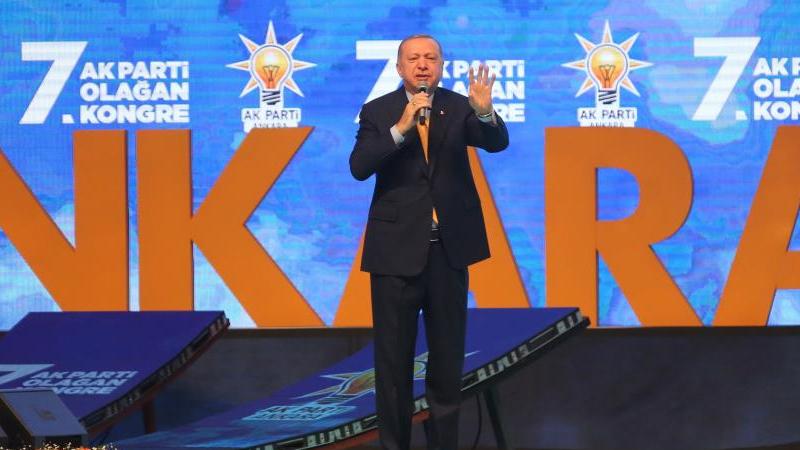 Karar yazarı Akif Beki: İktidar eski CHP'yi çok özlüyor, mumla arıyor gibi bir tavır içinde