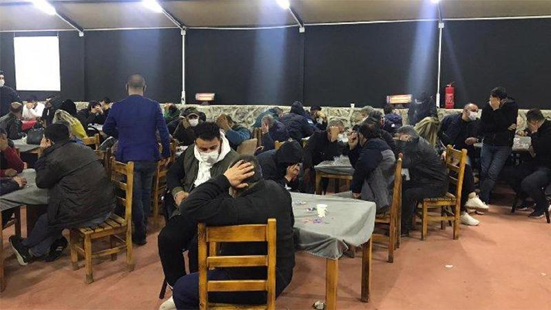 İzmir'de kumar operasyonu: 68 kişiye 763 bin 760 lira TL ceza kesildi