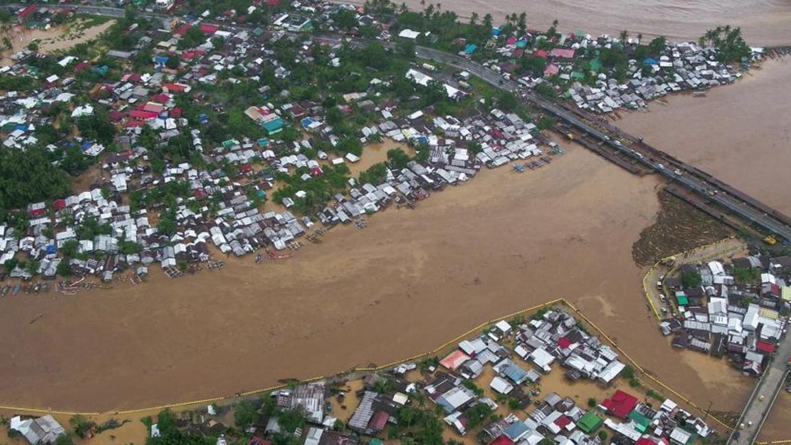 Filipinler’de 51 binden fazla kişi Dujuan Fırtınası nedeni ile tahliye edildi