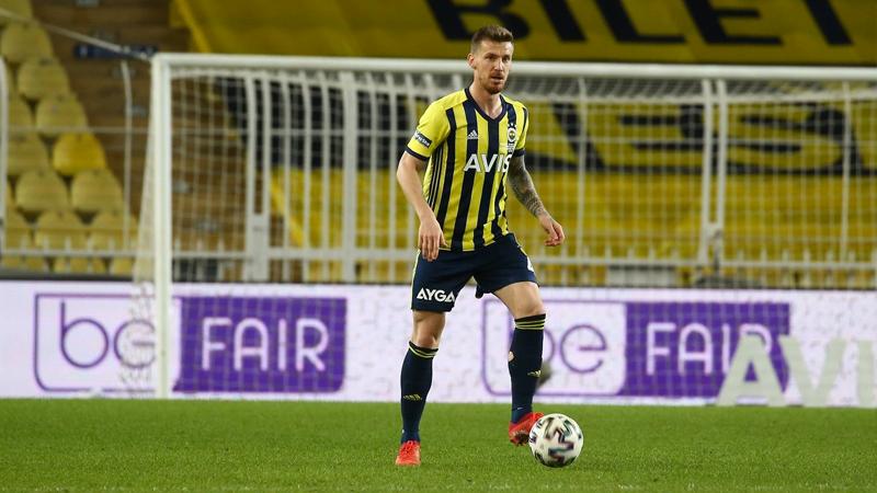 Fenerbahçe'de derbi öncesi 4 futbolcu geri dönüyor