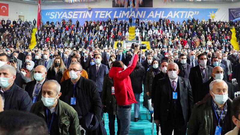 Fatih Altaylı: Muhabirlerden özür dileyen Bakan Koca’ya, “AK Parti’nin lebalep il kongreleri için ne düşünüyorsunuz?” diye sormalarını beklerdim