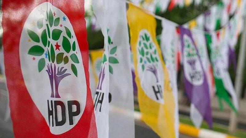 Cumhuriyet yazarı Terkoğlu: Bazıları konuşmasını “BDP kapatıldı, HDP kuruldu” diye dil sürçmesiyle tamamlıyor, oysa mesele pek de öyle değil