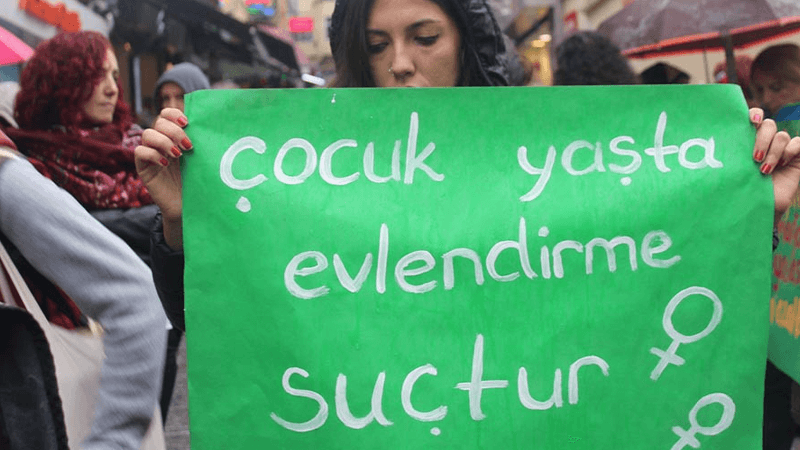 Türkiye'de 100 çocuktan 15'i çocuk yaşta evlendiriliyor