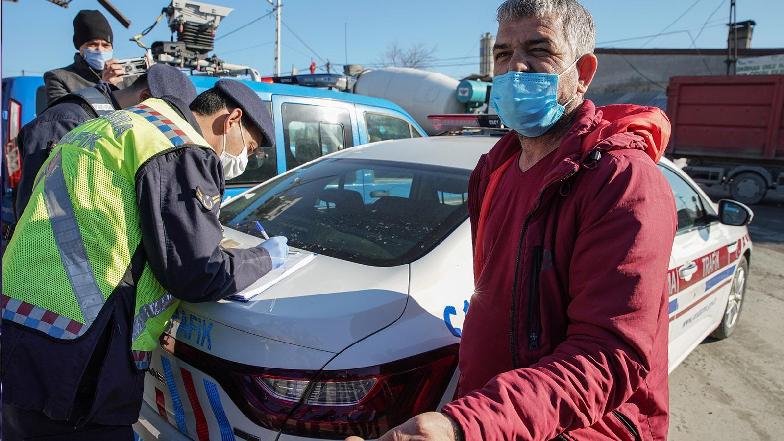 Koronavirüs denetiminde ceza yiyen minibüs şoförü: 6. cezam, nasıl ödeyeceğim?