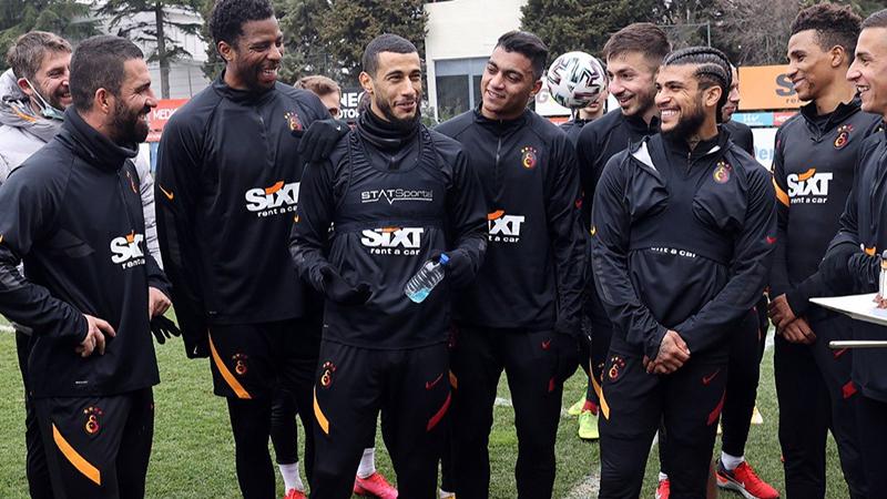 Galatasaraylı futbolculardan Belhanda'ya veda mesajı