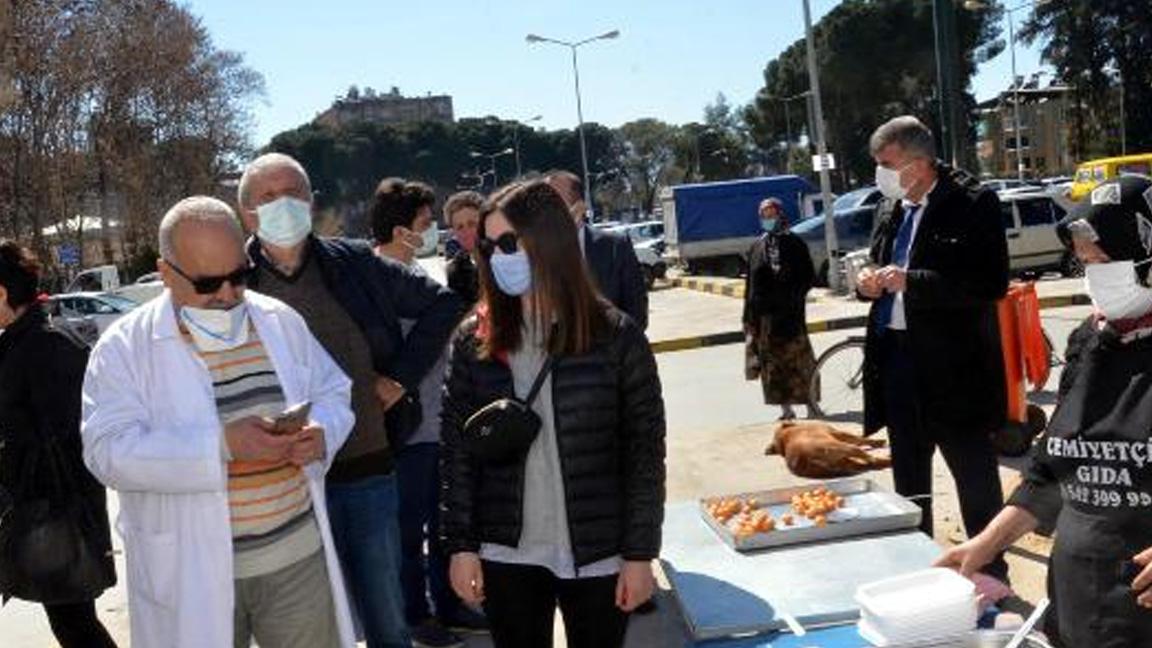 Koronavirüs nedeniyle yaşamını yitiren Opr. Dr. Esat Ülkü anıldı