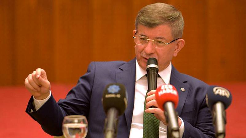 Davutoğlu'ndan 'HDP'ye kapatma davası' tepkisi: Türkiye'ye 90'ları tekrar yaşatıyorlar