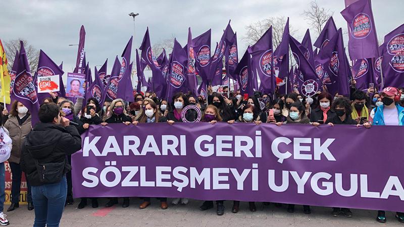 Galatasaray Spor Kulübü üyelerinden İstanbul Sözleşmesi'nin feshedilmesine ilişkin bildiri