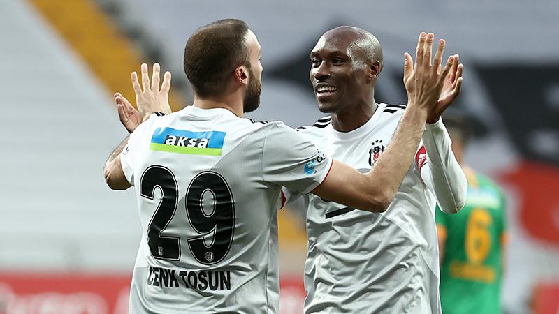 Lider Beşiktaş hata yapmadı; Alanyaspor karşısında üç puanı üç golle aldı