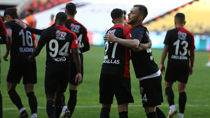 Gaziantep FK, Başakşehir'i iki golle geçti