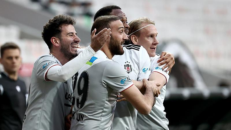 Lider Beşiktaş farkı açıyor