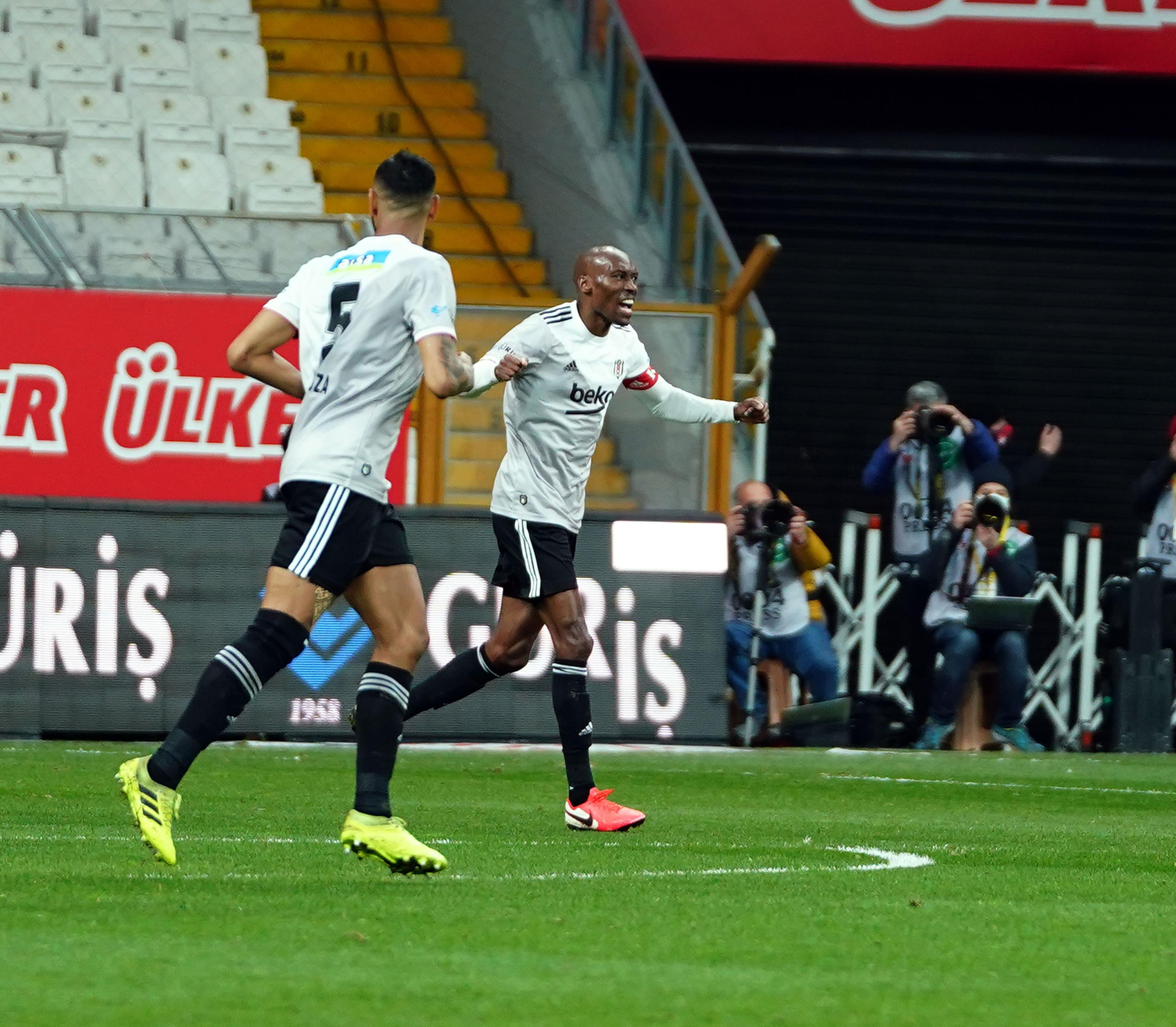 Beşiktaş-Ankaragücü maçından kareler