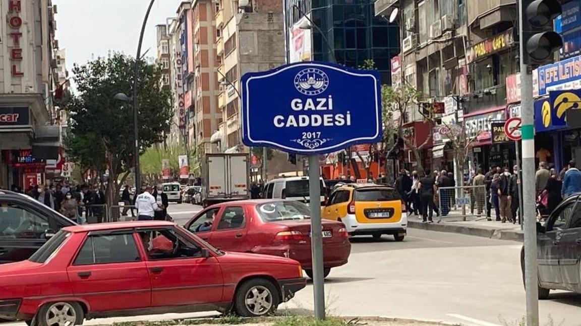 Elazığ’da yoğun olarak kullanılan 3 cadde araç trafiğine kapatıldı