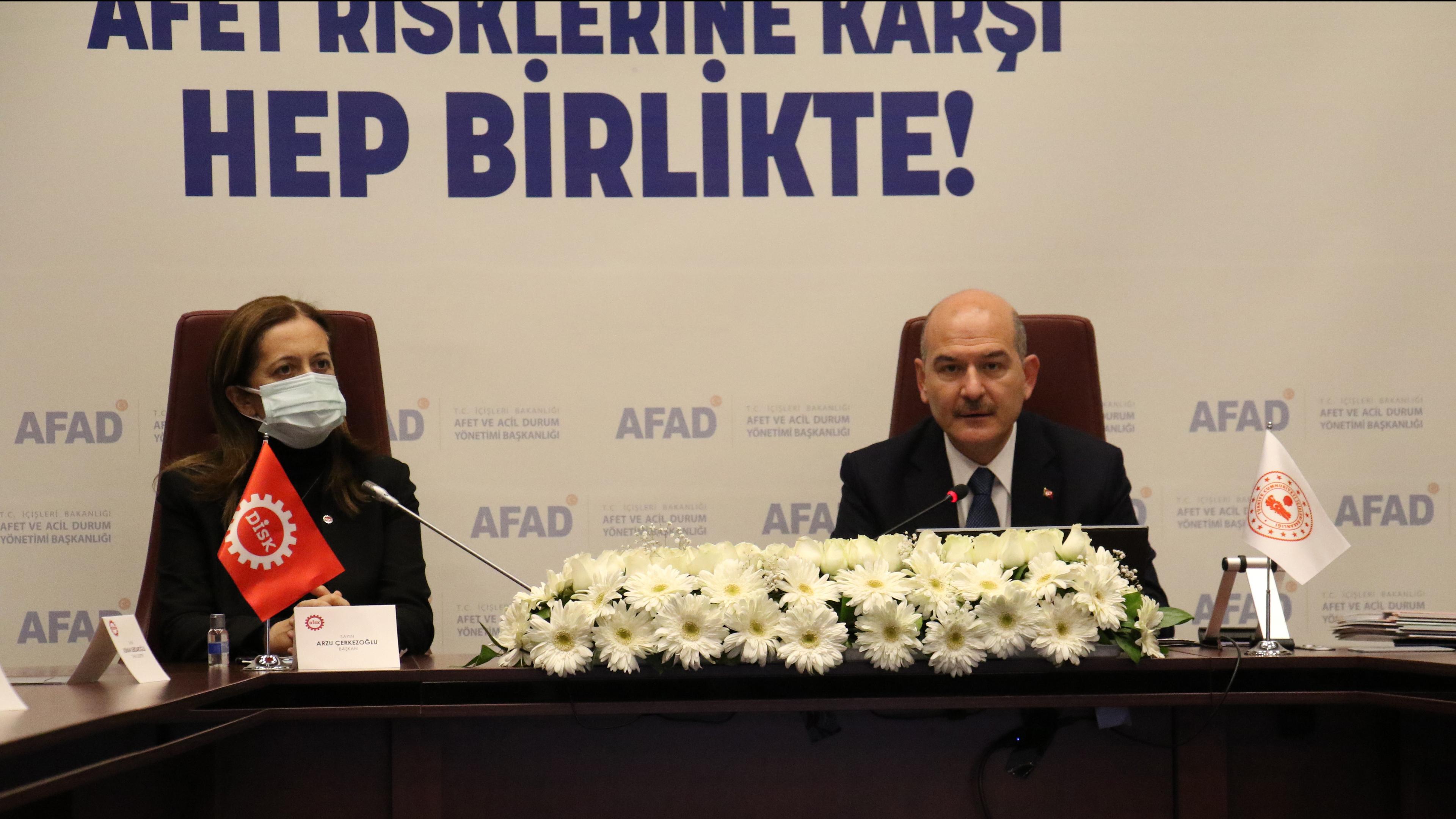 AFAD ile DİSK arasında "Afet Eğitim İşbirliği Protokolü" imzalandı