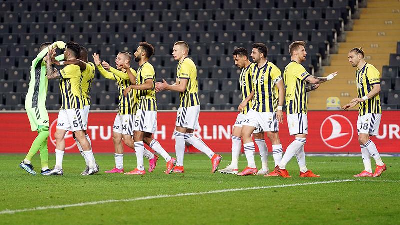 Fenerbahçe, evinde BB Erzurumspor ile karşılaşıyor; işte muhtemel 11'ler ve maç notları