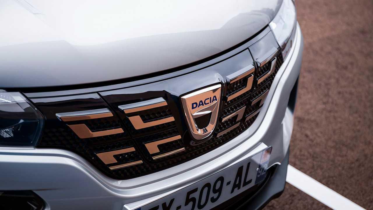 Dacia logosunu değiştirdi