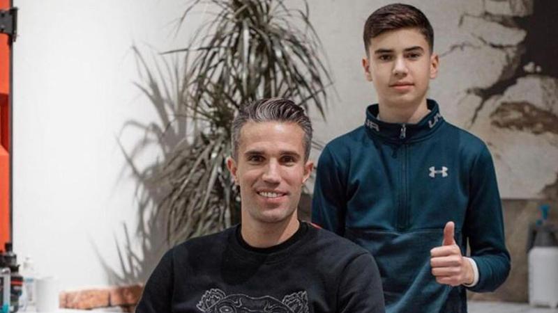 Robin van Persie, oğluna teknik direktörlük yapacak