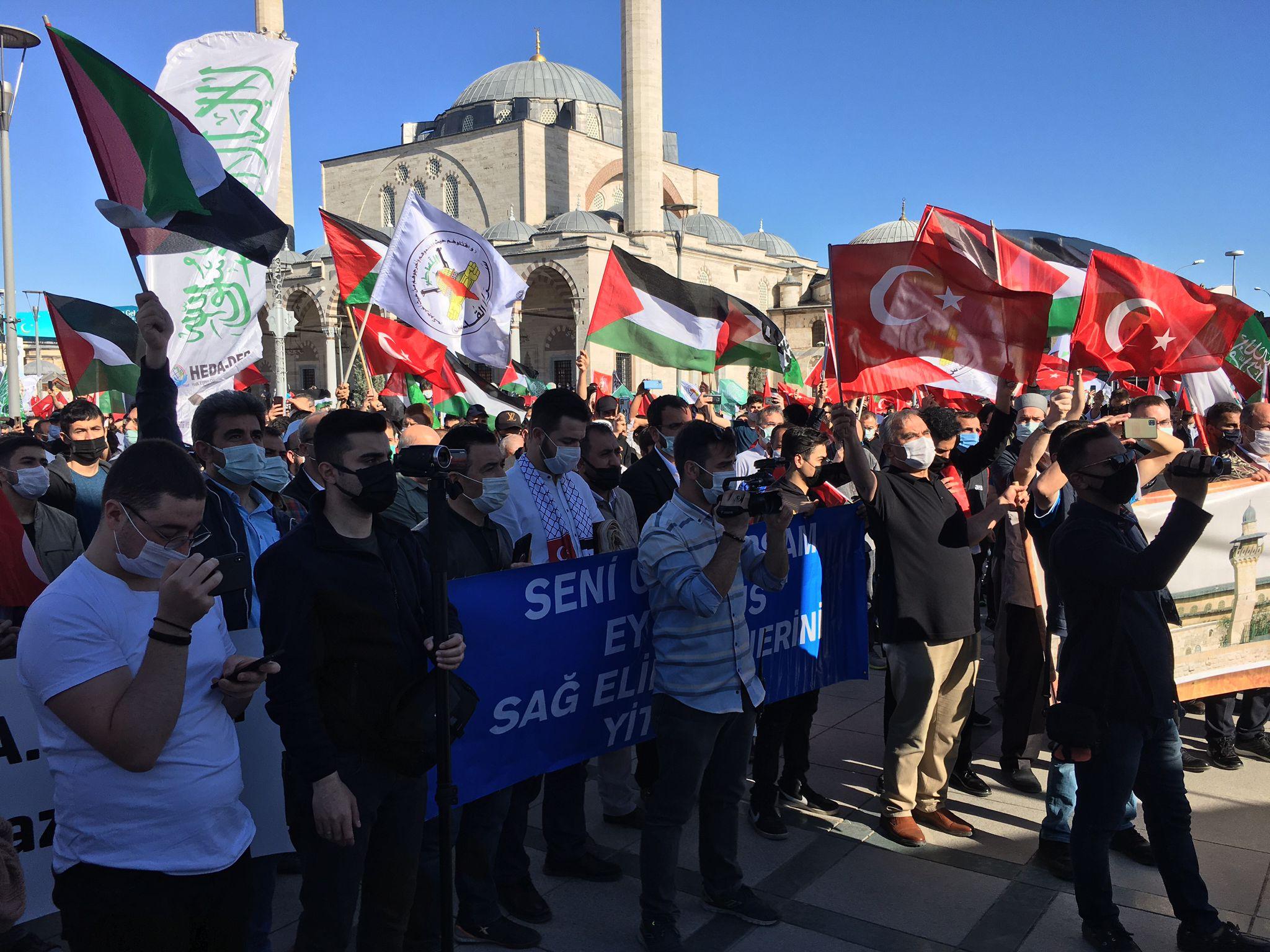 Yasağa rağmen, Konya'da yüzlerce kişilik Filistin'e destek mitingi yapıldı 