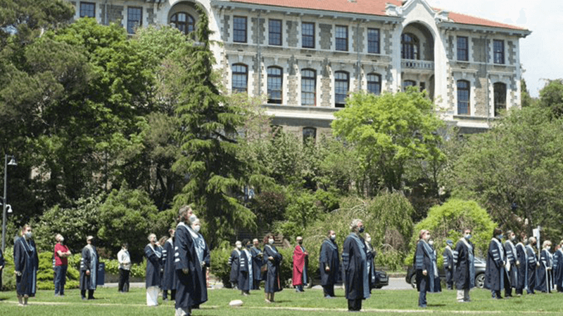 Boğaziçi Üniversitesi öğretim üyeleri, tam kapanmanın ardından eylemlerine devam etti