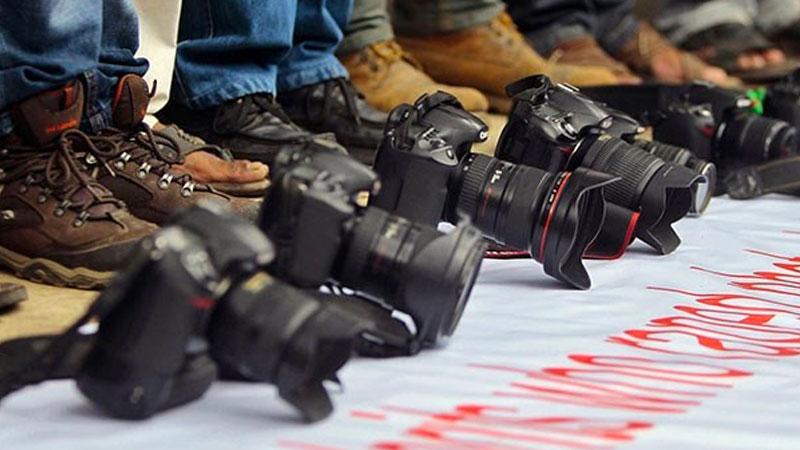 Medya Dayanışma Grubu'ndan yeni düzenlemeye tepki: Basın kartı kimliğinden soyutlanıyor, basın kartıma dokunma!