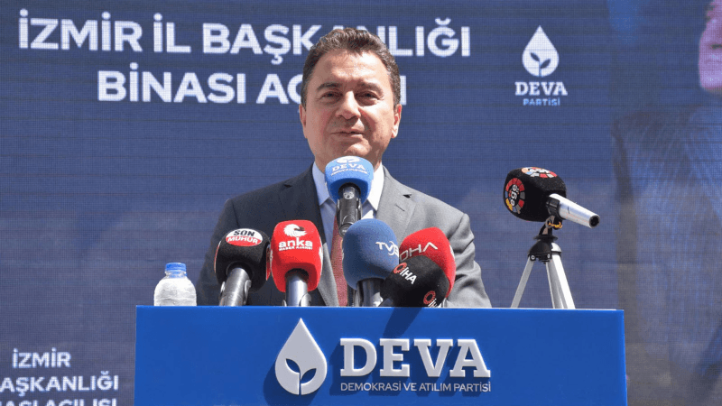 Ali Babacan: Ülkenin gerçek gündemi ekonomi