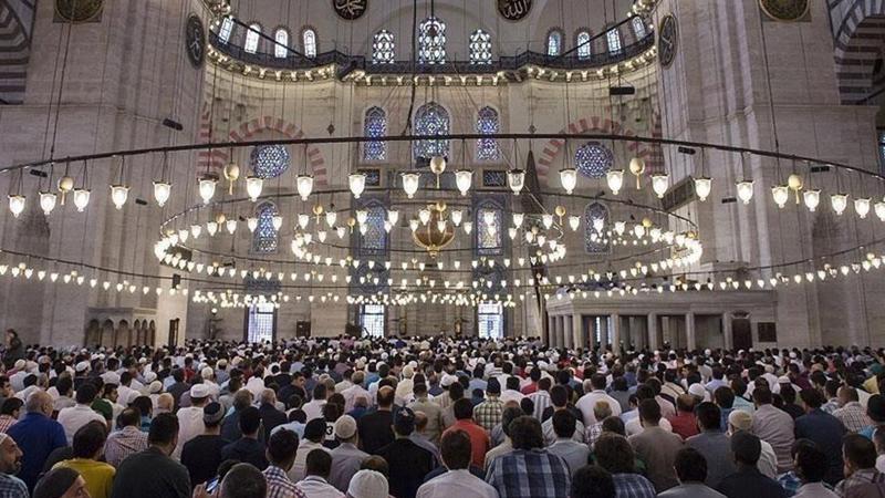 Karar yazarı Mehmet Ocaktan: Ne hikmetse yolsuzluklar, usulsüzlükler karşısında dindarların vicdanı hiç sızlamıyor