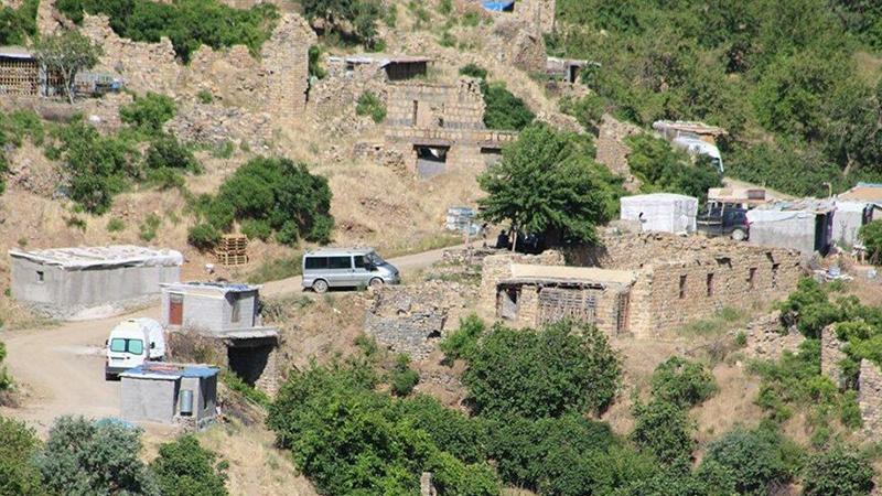 30 yıl önce boşaltılan köylerine tekrar yerleştiler 